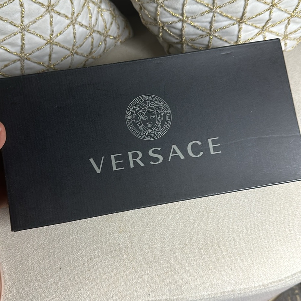 Versace Rubber Thong Sandals - Picture 4 of 4
